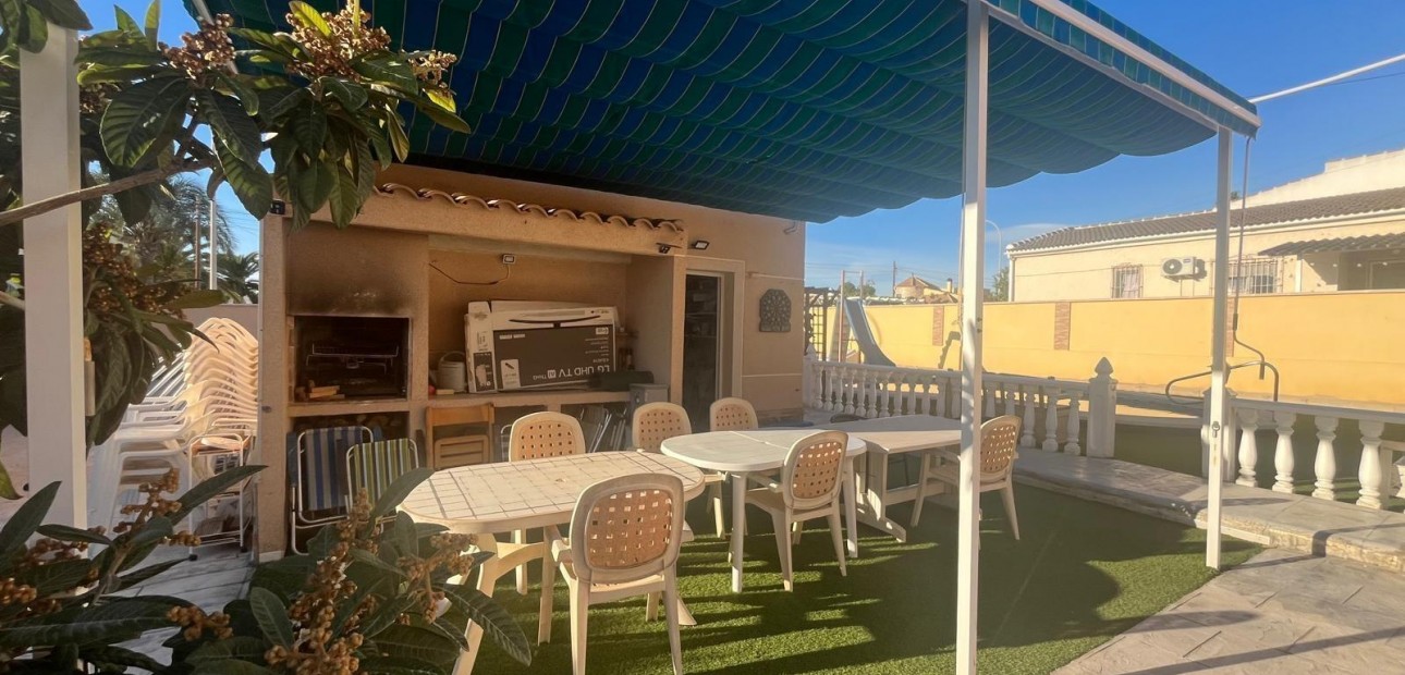 Sale - Villa -
Torrevieja - San luis