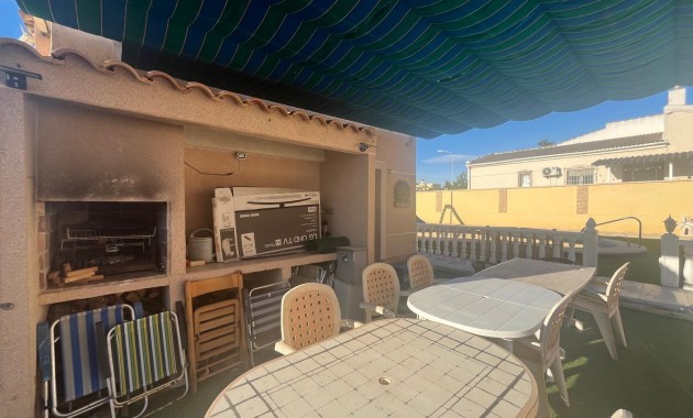 Sale - Villa -
Torrevieja - San luis