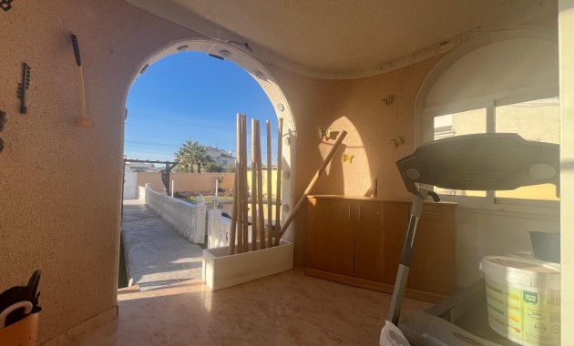 Sale - Villa -
Torrevieja - San luis