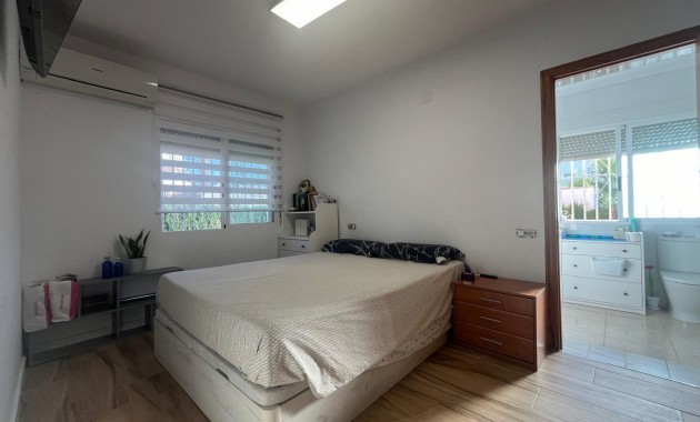 Sale - Villa -
Torrevieja - San luis