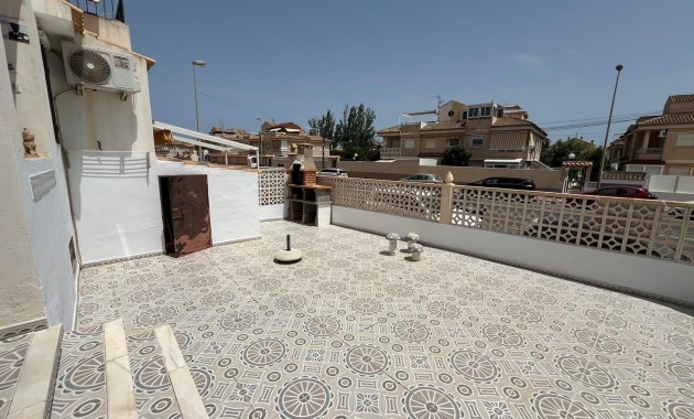 Sale - Bungalow -
Torrevieja - Aguas nuevas 2