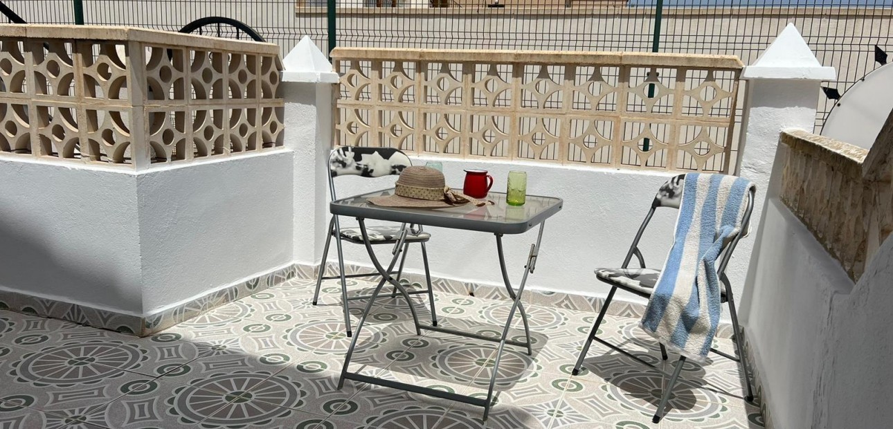 Sale - Bungalow -
Torrevieja - Aguas nuevas 2