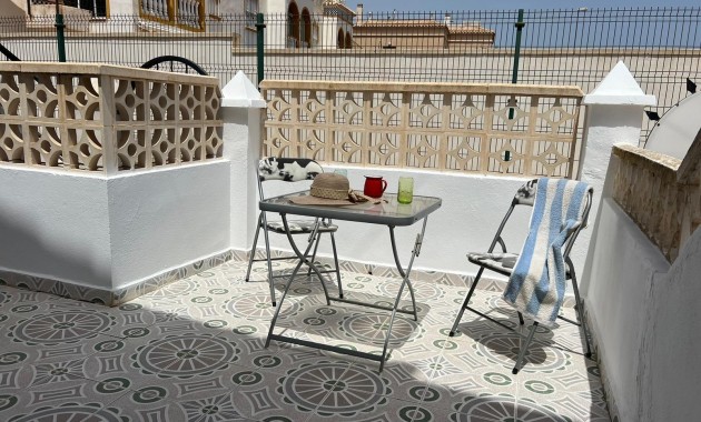 Sale - Bungalow -
Torrevieja - Aguas nuevas 2