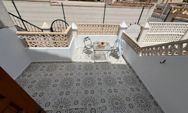 Sale - Bungalow -
Torrevieja - Aguas nuevas 2