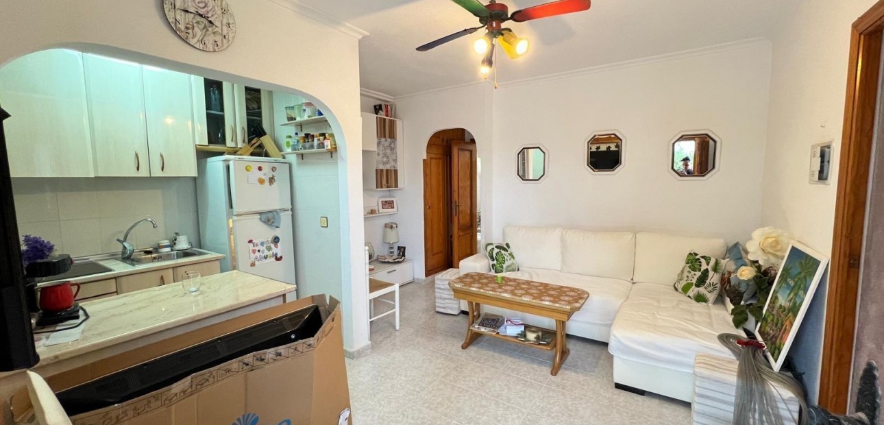 Sale - Bungalow -
Torrevieja - Aguas nuevas 2