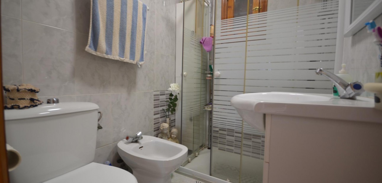 Sale - Bungalow -
Torrevieja - Aguas nuevas 2