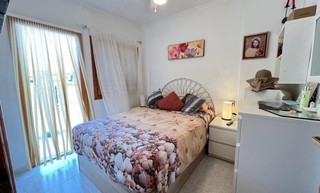 Sale - Bungalow -
Torrevieja - Aguas nuevas 2