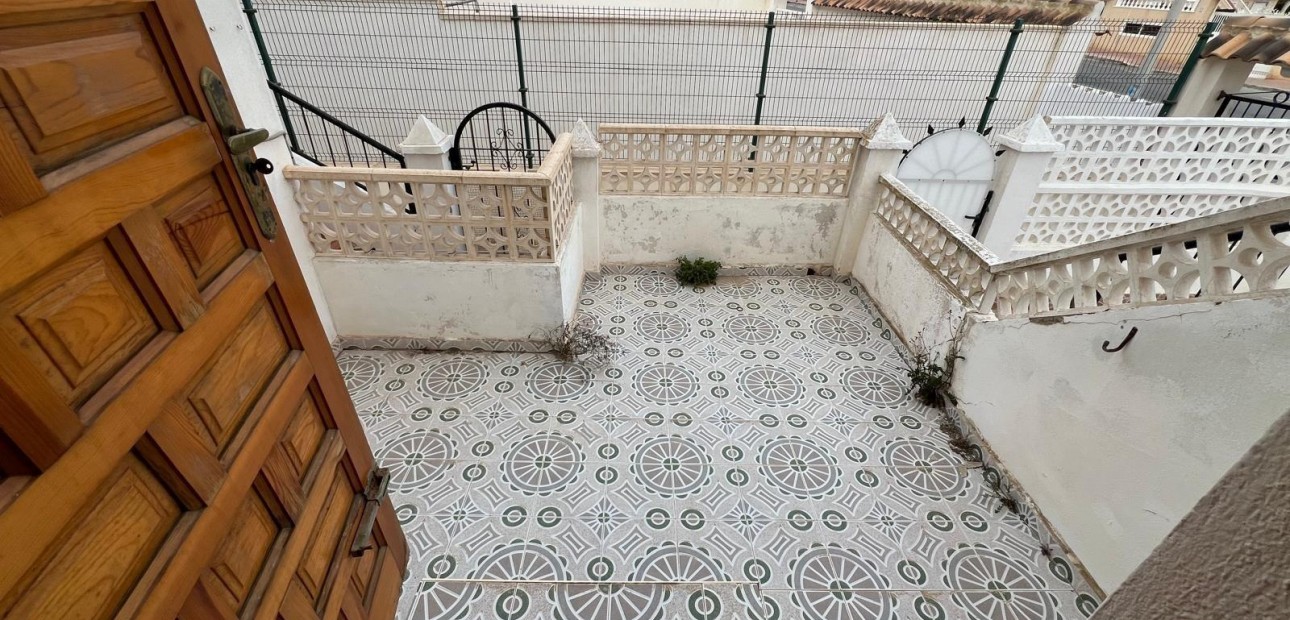 Sale - Bungalow -
Torrevieja - Aguas nuevas 2