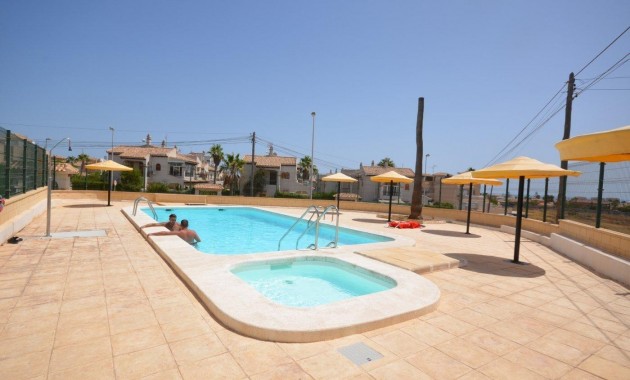 Sale - Bungalow -
Torrevieja - Aguas nuevas 2