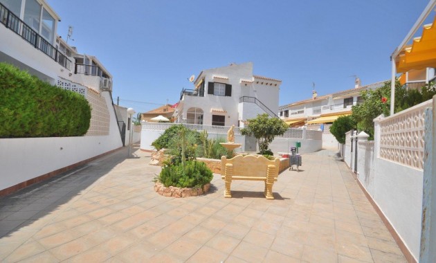 Sale - Bungalow -
Torrevieja - Aguas nuevas 2