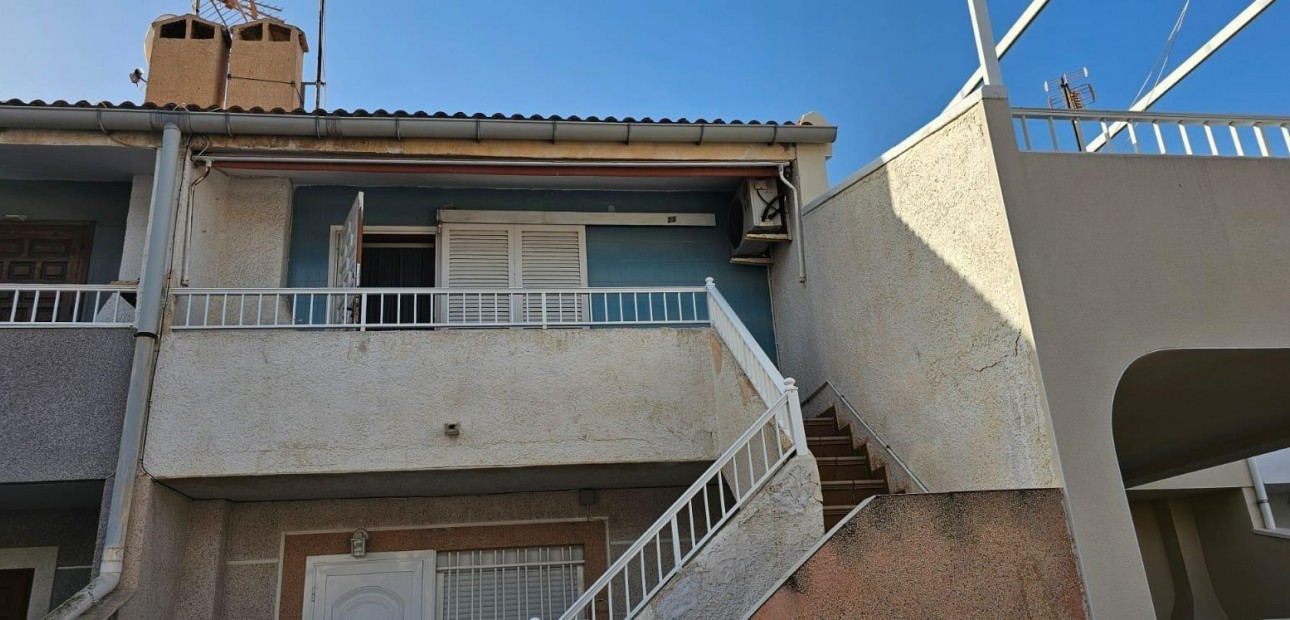 Sale - Bungalow -
Torrevieja - Playa de los Naufragos