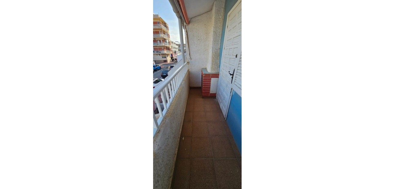 Sale - Bungalow -
Torrevieja - Playa de los Naufragos