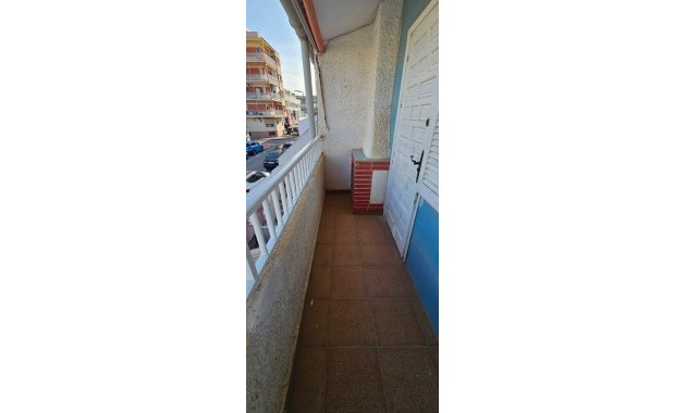 Sale - Bungalow -
Torrevieja - Playa de los Naufragos