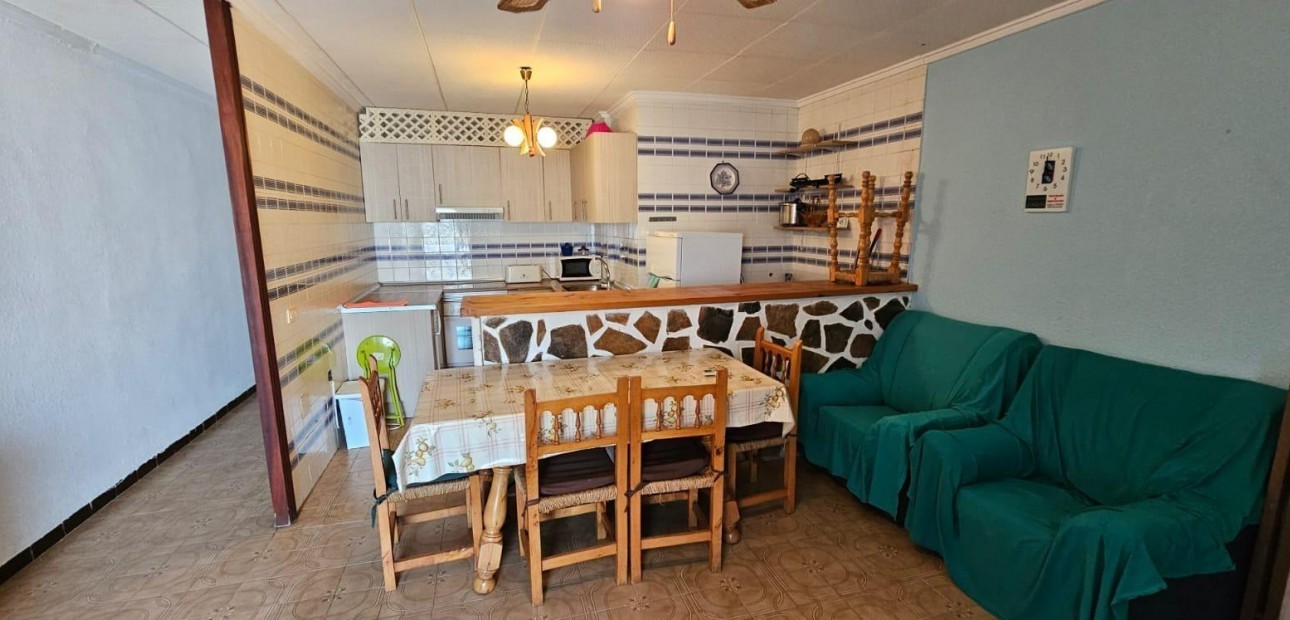 Sale - Bungalow -
Torrevieja - Playa de los Naufragos