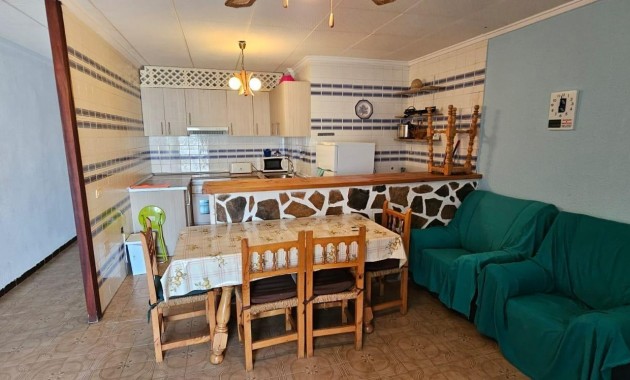 Sale - Bungalow -
Torrevieja - Playa de los Naufragos