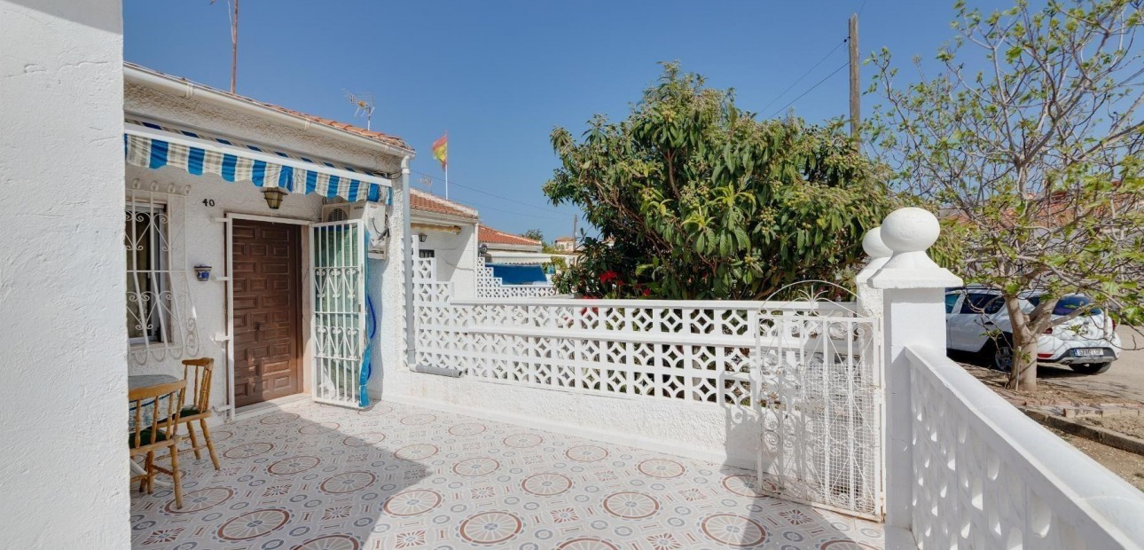 Sale - Bungalow -
Torrevieja - Torretas