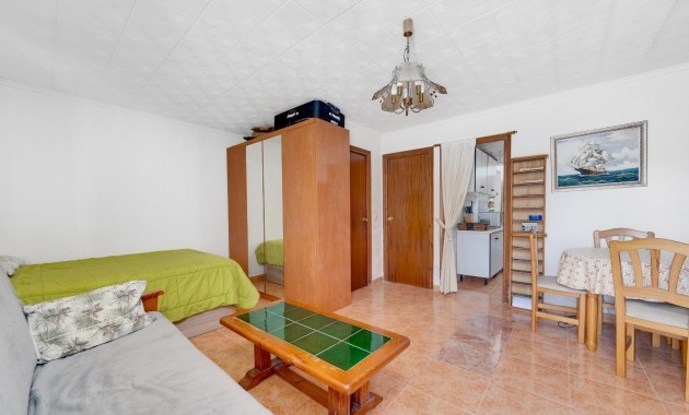 Sale - Bungalow -
Torrevieja - Torretas