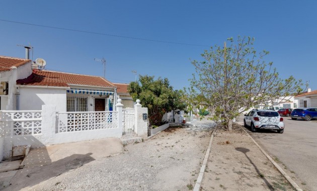 Sale - Bungalow -
Torrevieja - Torretas