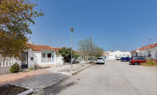 Sale - Bungalow -
Torrevieja - Torretas