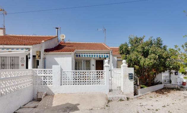 Sale - Bungalow -
Torrevieja - Torretas