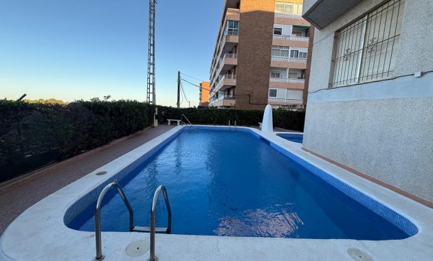 Sale - Apartment / flat -
Torrevieja - Punta prima