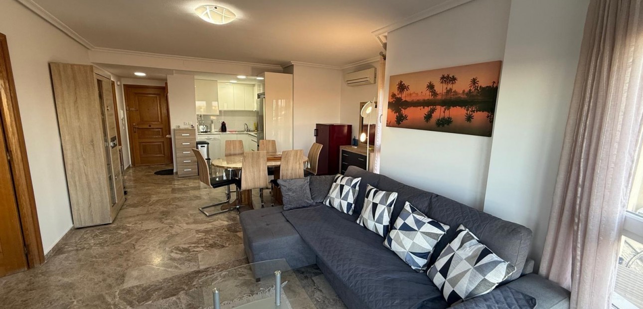 Sale - Apartment / flat -
Torrevieja - Punta prima