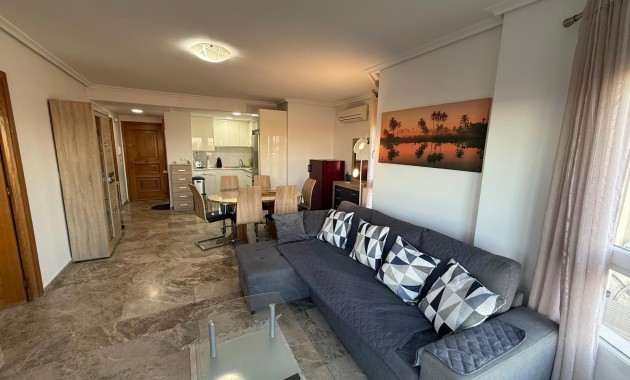 Sale - Apartment / flat -
Torrevieja - Punta prima