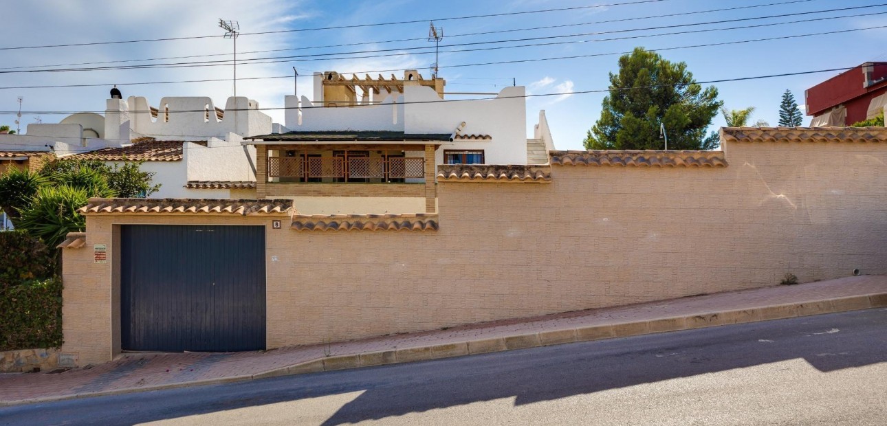 Sale - Villa -
Torrevieja - La Siesta - El Salado - Torreta