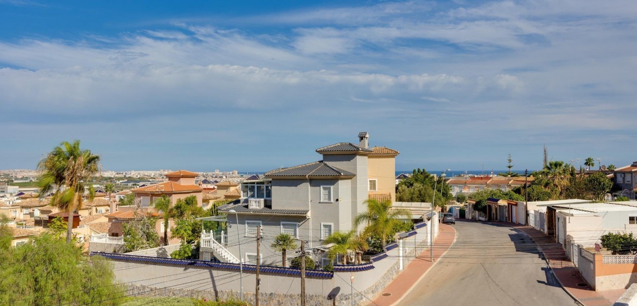 Sale - Villa -
Torrevieja - La Siesta - El Salado - Torreta