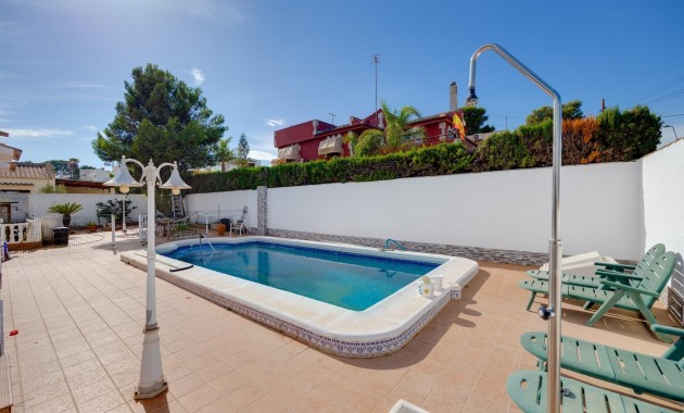 Sale - Villa -
Torrevieja - La Siesta - El Salado - Torreta