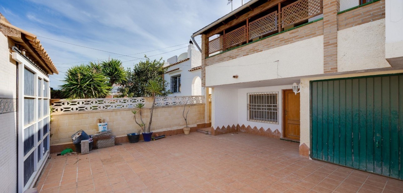 Sale - Villa -
Torrevieja - La Siesta - El Salado - Torreta