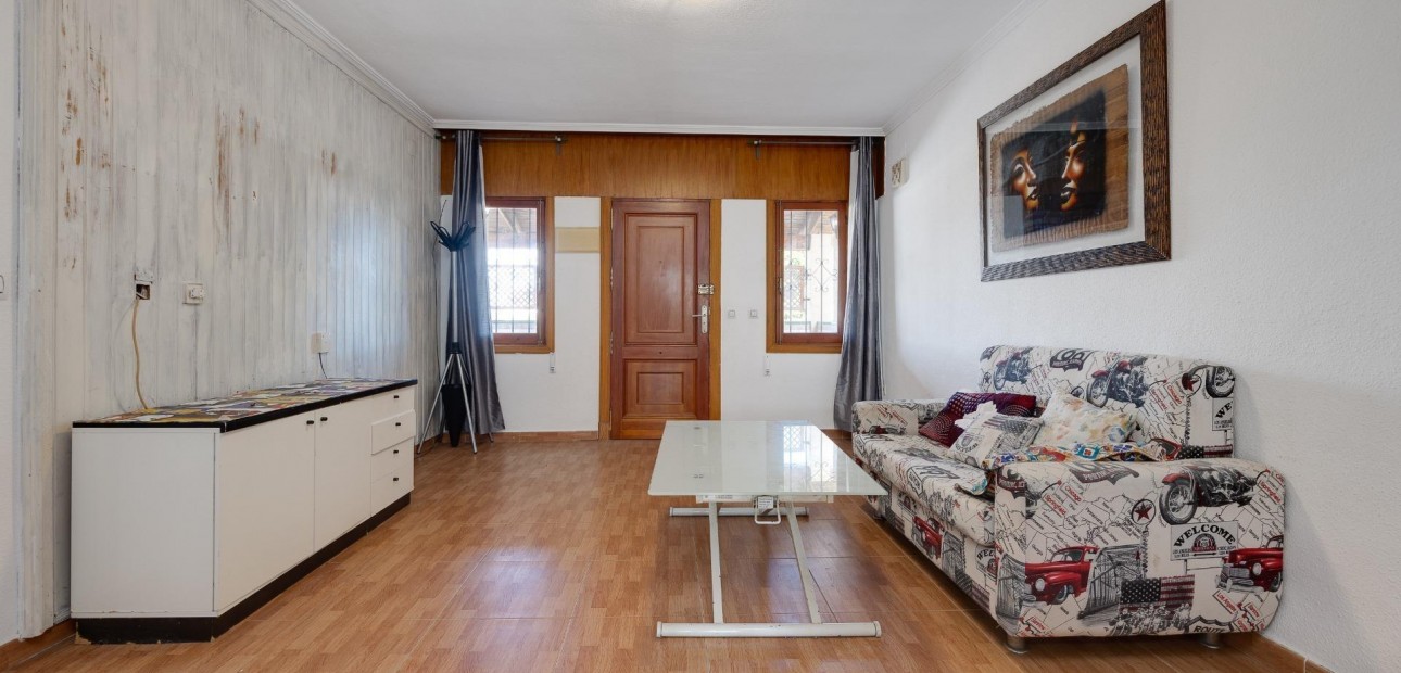 Sale - Villa -
Torrevieja - La Siesta - El Salado - Torreta