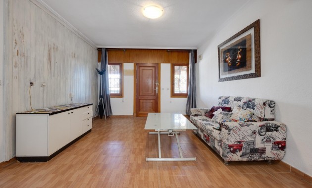 Sale - Villa -
Torrevieja - La Siesta - El Salado - Torreta