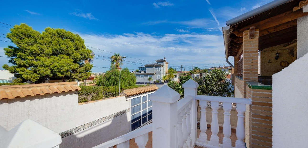 Sale - Villa -
Torrevieja - La Siesta - El Salado - Torreta