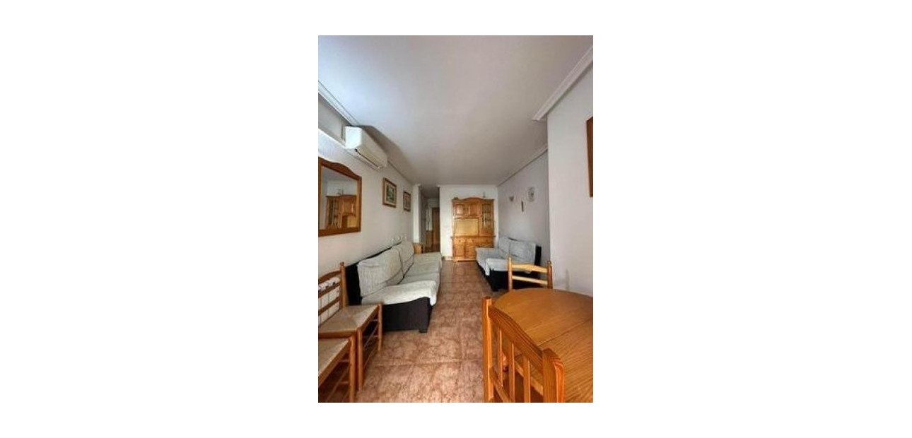 Sale - Apartment / flat -
Torrevieja - Centro