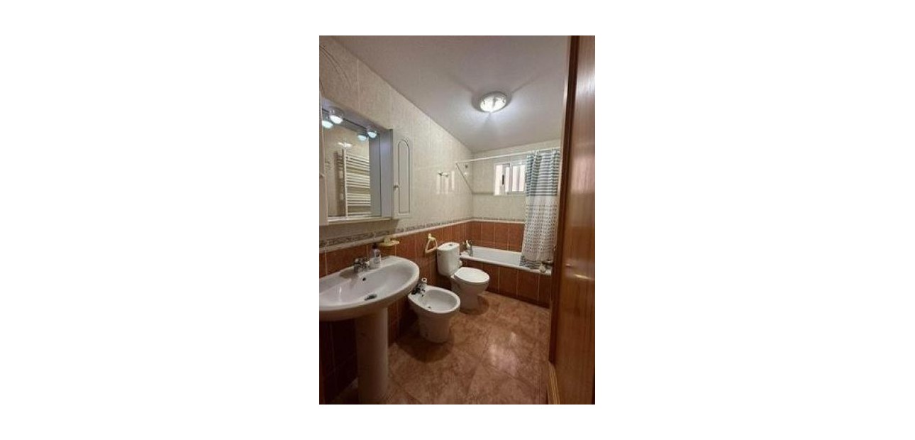 Sale - Apartment / flat -
Torrevieja - Centro