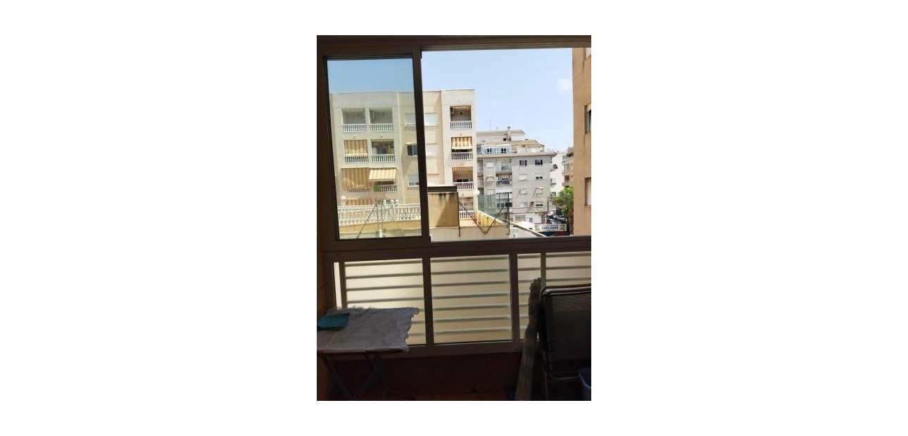 Sale - Apartment / flat -
Torrevieja - Centro