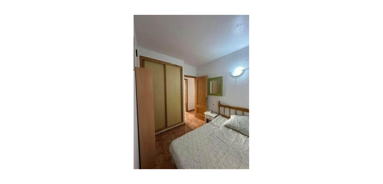 Sale - Apartment / flat -
Torrevieja - Centro