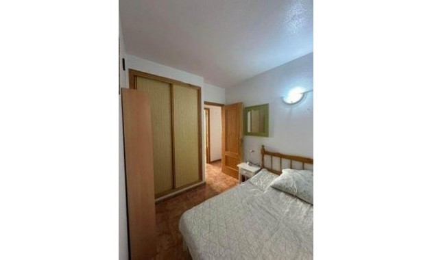 Sale - Apartment / flat -
Torrevieja - Centro