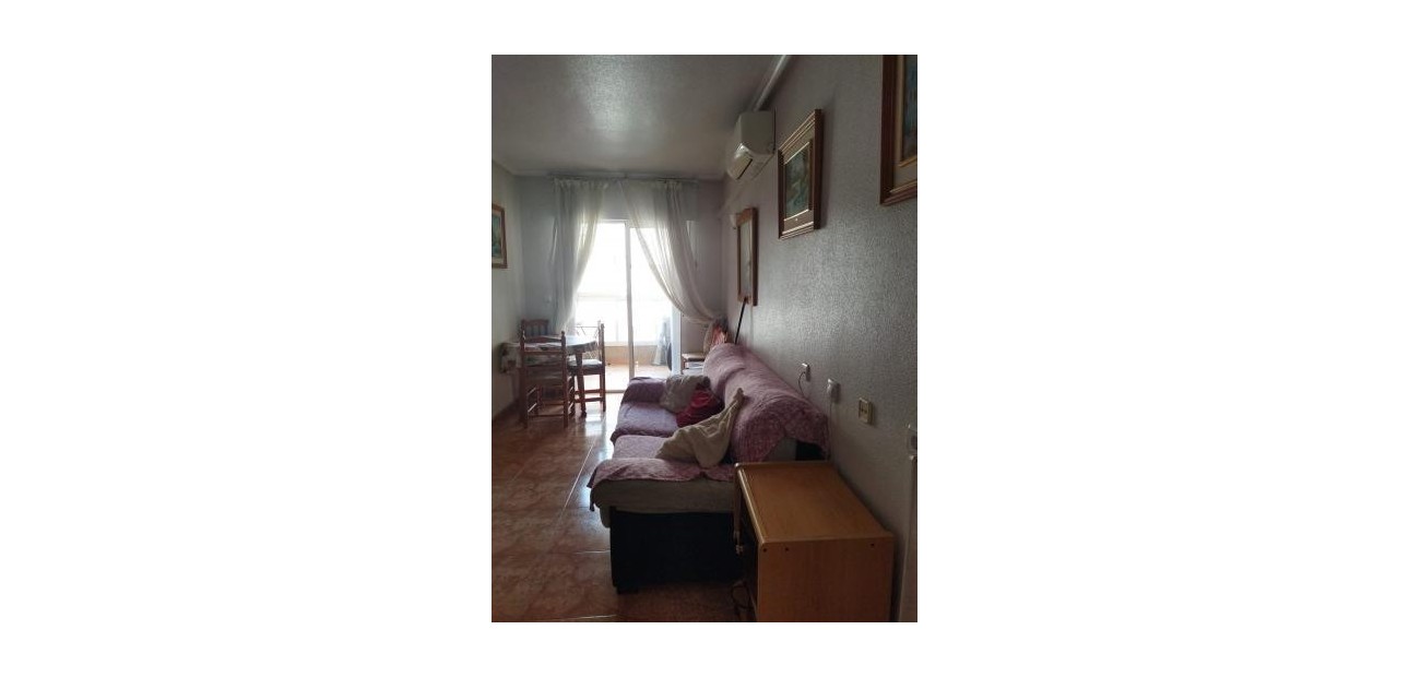 Sale - Apartment / flat -
Torrevieja - Centro