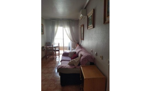 Sale - Apartment / flat -
Torrevieja - Centro