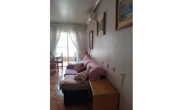 Sale - Apartment / flat -
Torrevieja - Centro