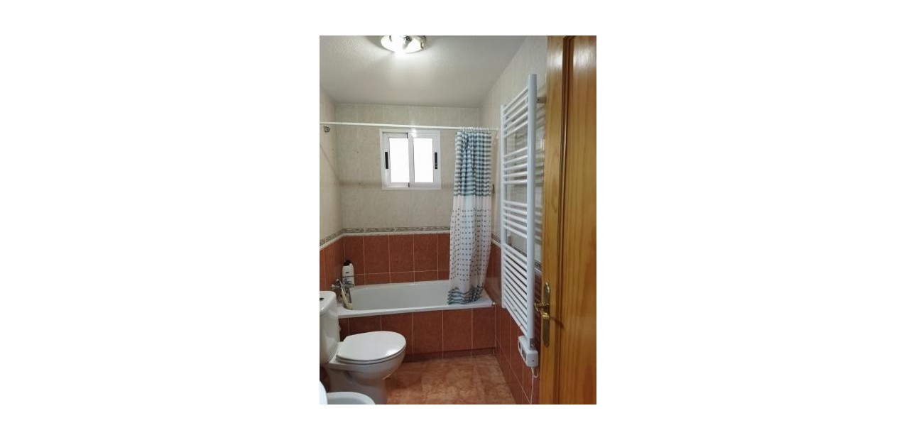 Sale - Apartment / flat -
Torrevieja - Centro