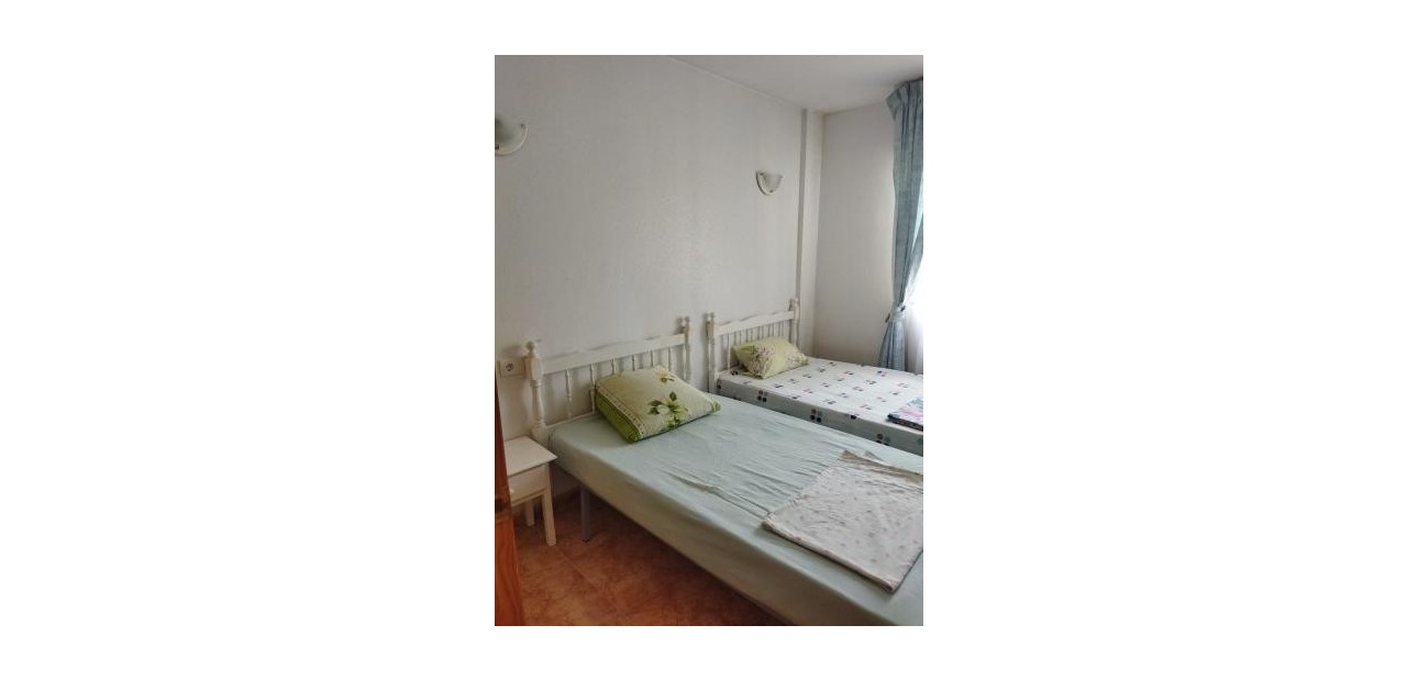 Sale - Apartment / flat -
Torrevieja - Centro