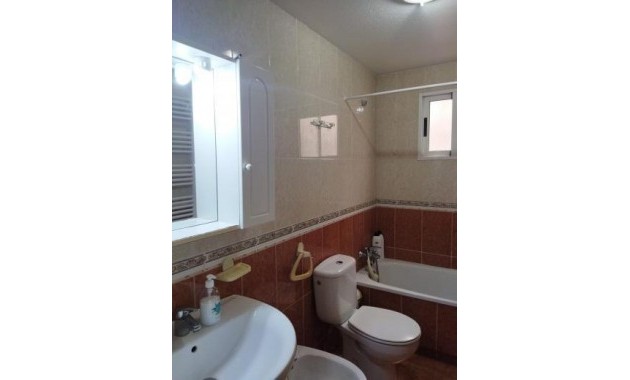 Sale - Apartment / flat -
Torrevieja - Centro