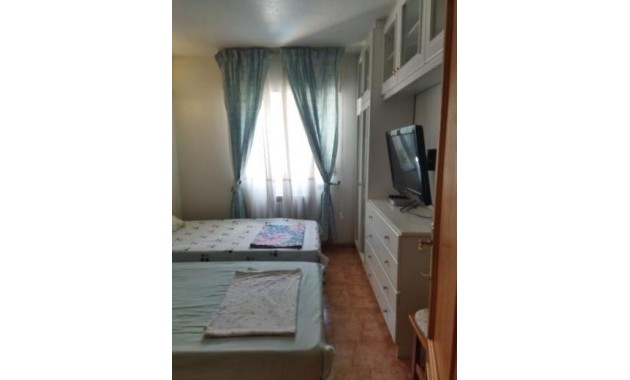 Sale - Apartment / flat -
Torrevieja - Centro