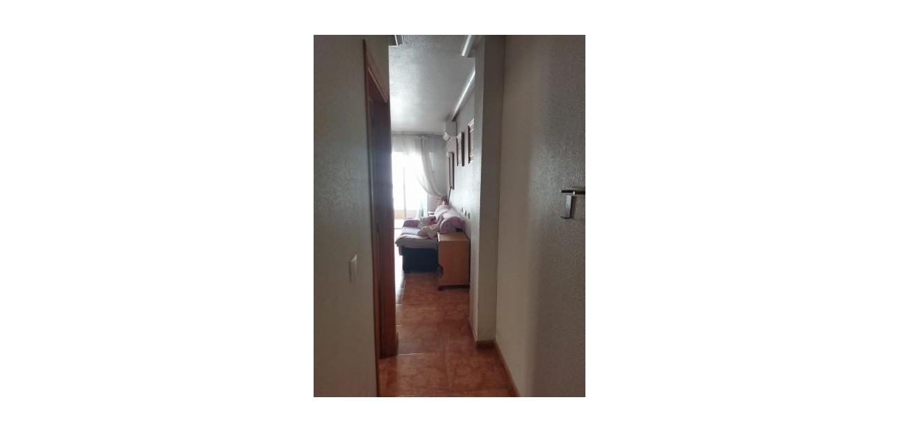 Sale - Apartment / flat -
Torrevieja - Centro