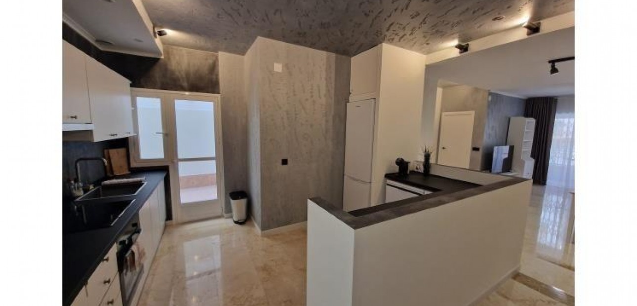 Sale - Apartment / flat -
Torrevieja - Playa del cura