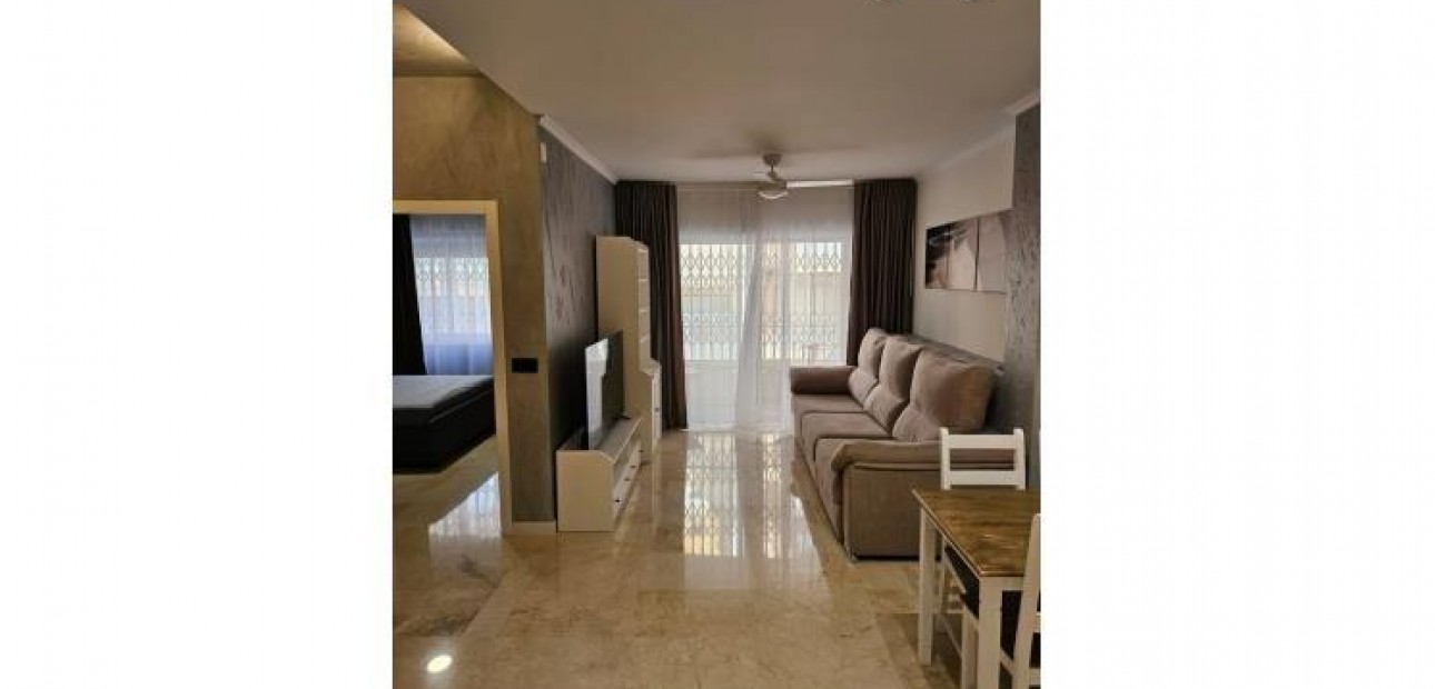 Sale - Apartment / flat -
Torrevieja - Playa del cura