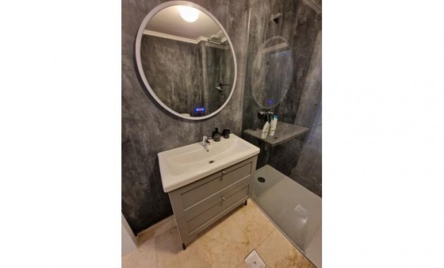 Sale - Apartment / flat -
Torrevieja - Playa del cura